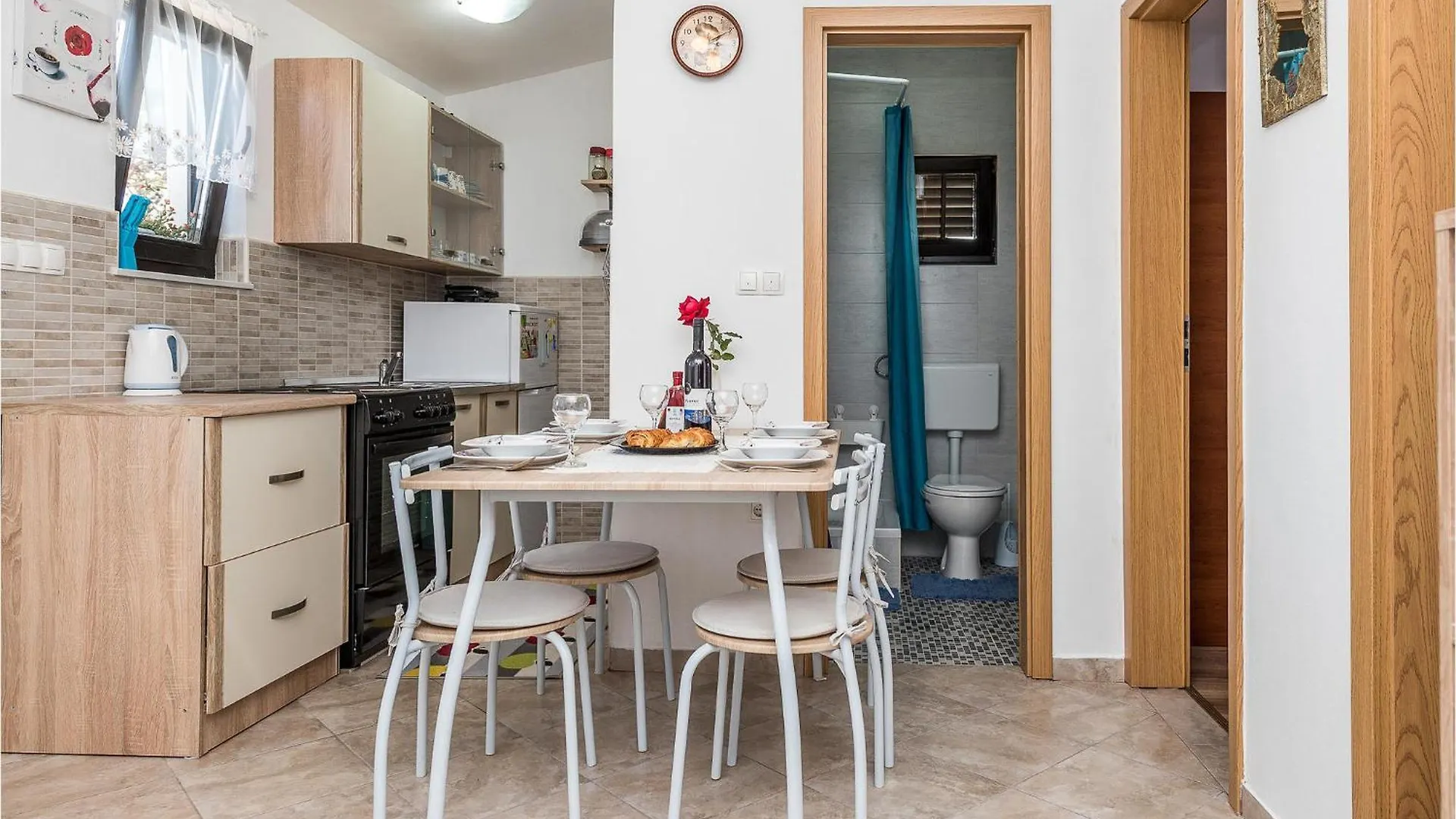 2 Bedroom Gorgeous Apartment In ויר